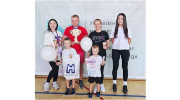Победители семейной эстафеты «Спорт – это у нас семейное» Победители семейной эстафеты «Спорт – это у нас семейное».