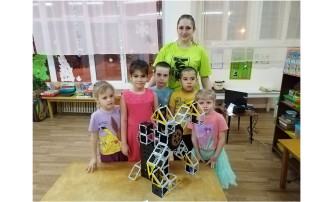 Конструирование «Большое колесо обозрения» Конструирование «Большое колесо обозрения».